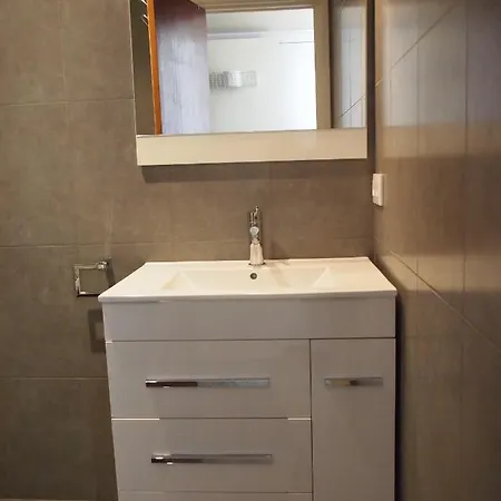 Miramar 9a Apartment Roses
